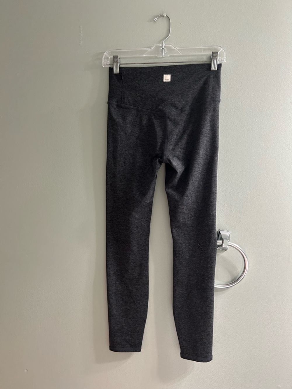 Vuori dark grey leggings